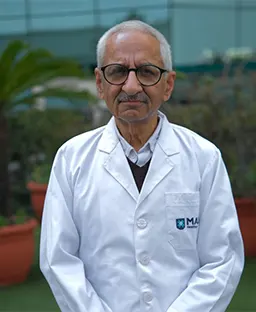 dr-peush-sahni